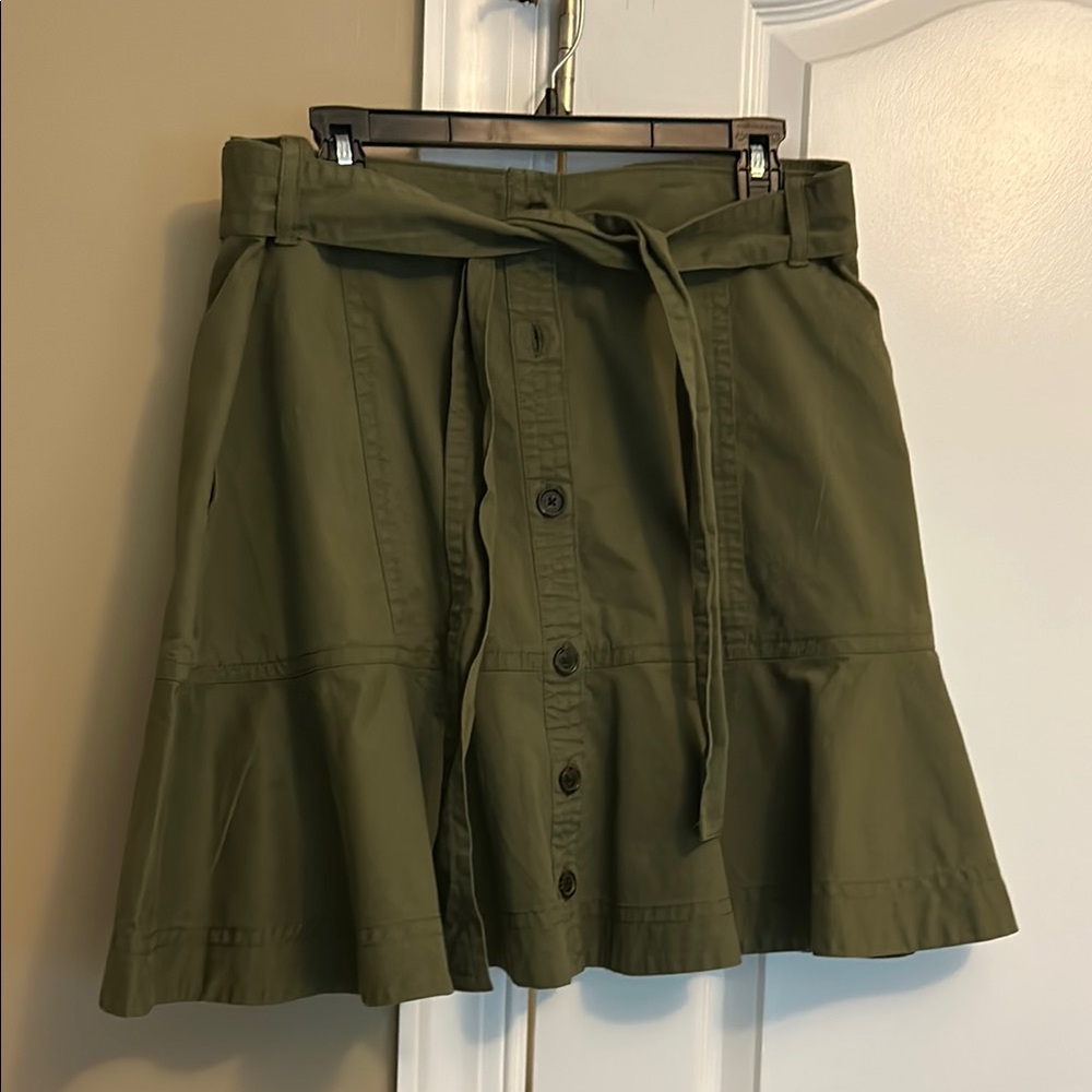 ✨ 5 for $50✨ Banana Republic Green Mini Fit and Flare Skirt